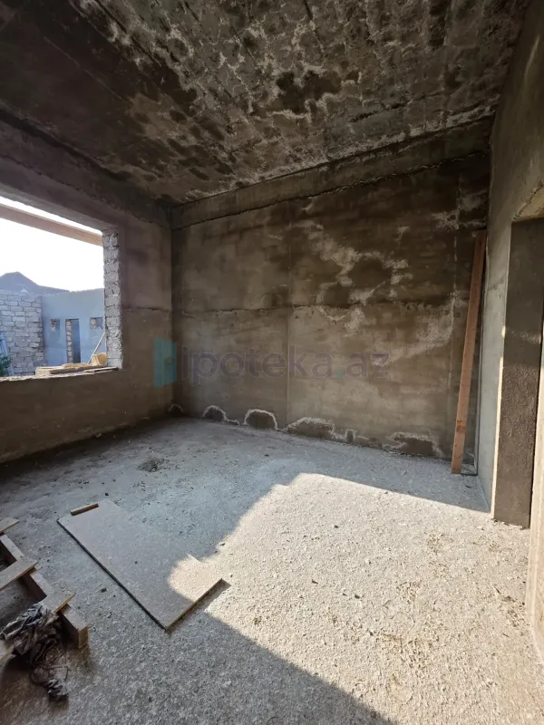 Satılır 6 otaqlı mənzil 320 m²