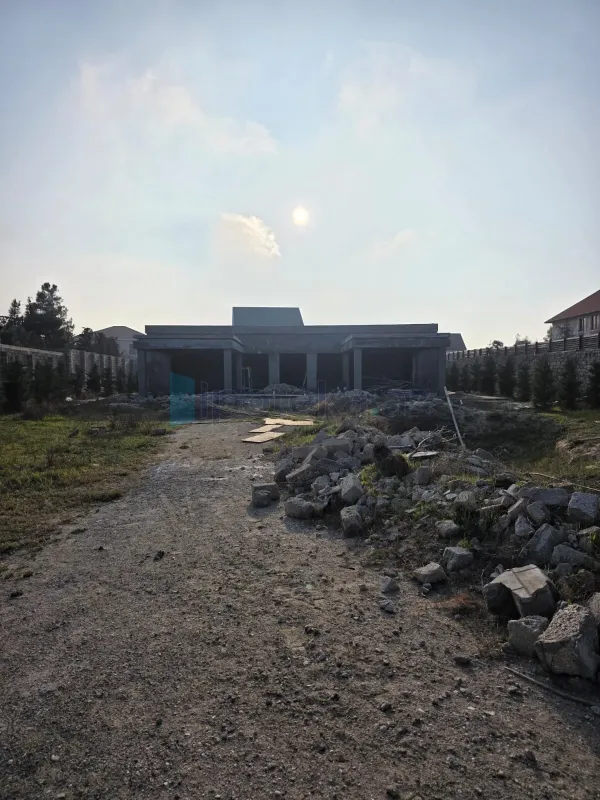 Satılır 6 otaqlı mənzil 320 m²