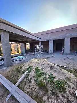 Satılır 6 otaqlı mənzil 320 m²