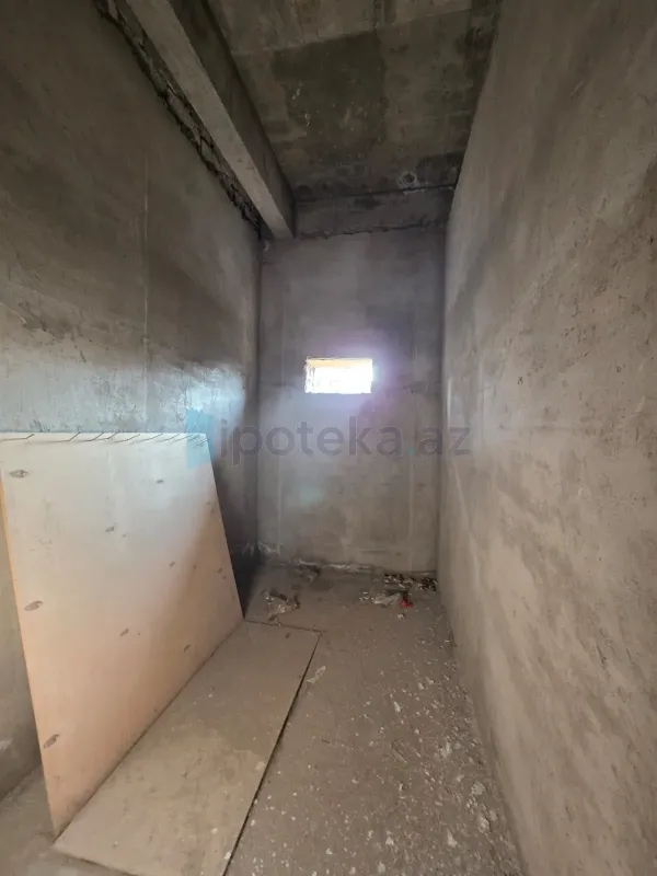 Satılır 6 otaqlı mənzil 320 m²