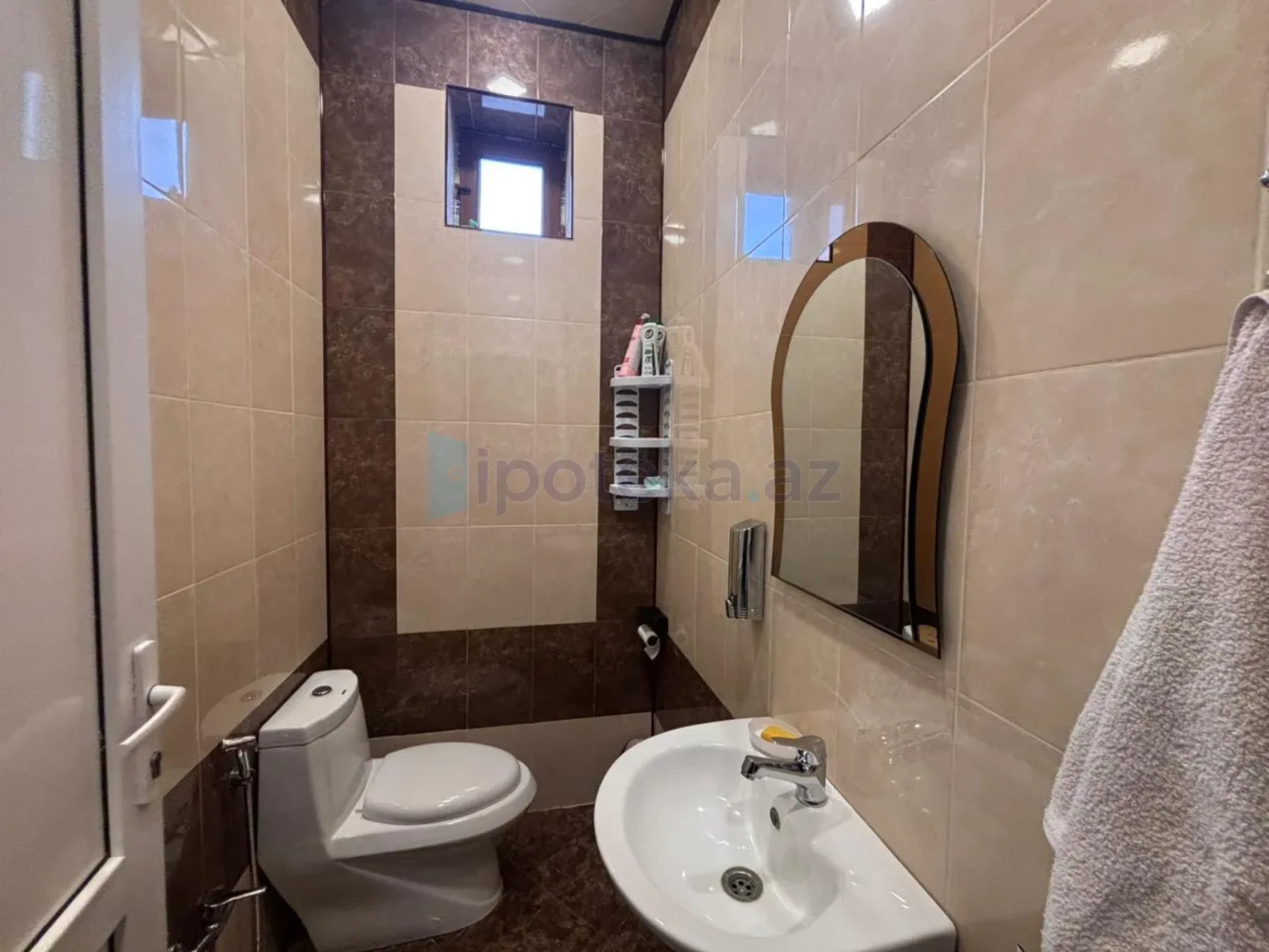Satılır 7 otaqlı mənzil 260 m²