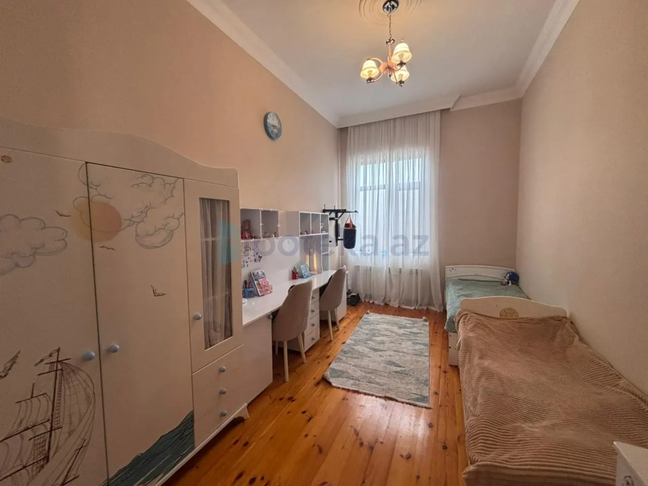 Satılır 7 otaqlı mənzil 260 m²