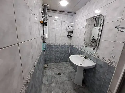 Satılır 2 otaqlı köhnə tikili 55 m²