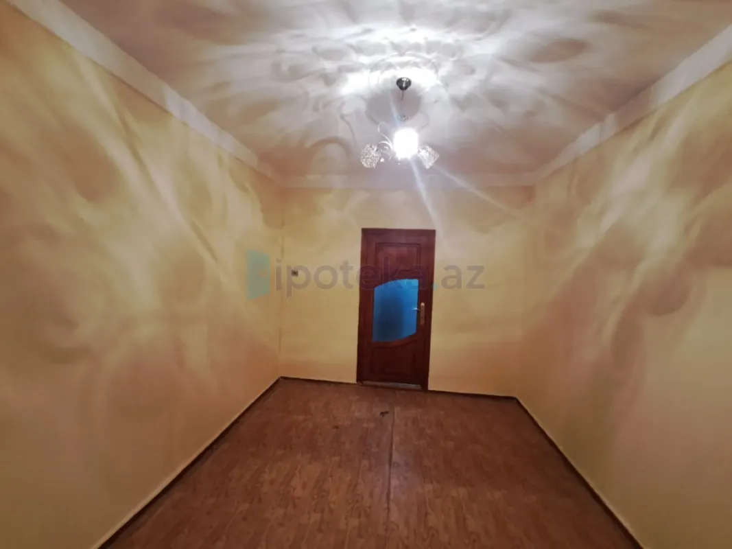 Satılır 2 otaqlı köhnə tikili 55 m²