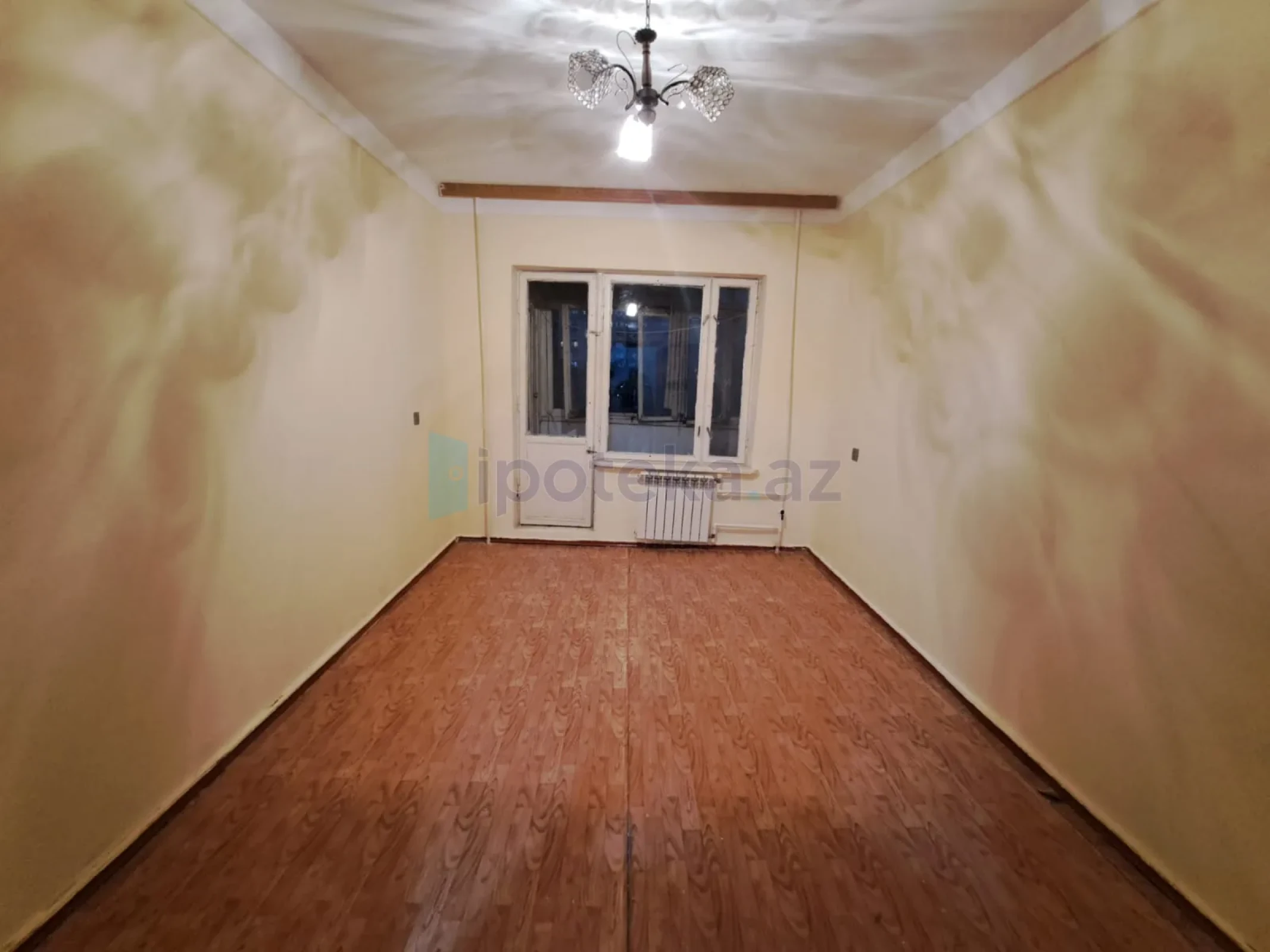 Satılır 2 otaqlı köhnə tikili 55 m²