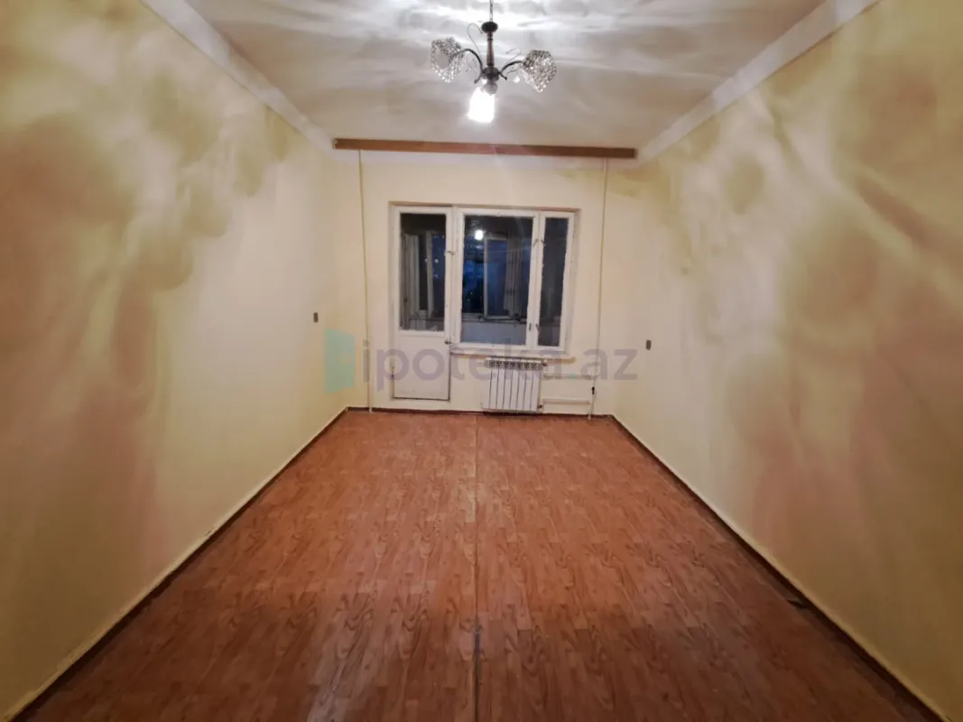 Satılır 2 otaqlı köhnə tikili 55 m²