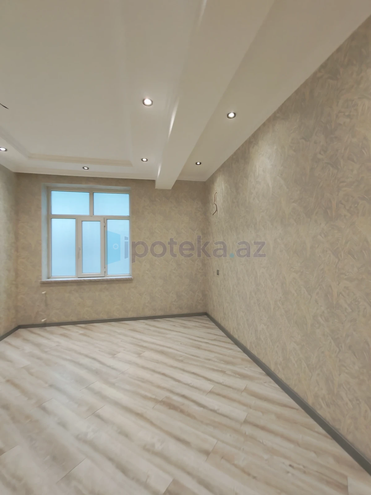 Satılır 3 otaqlı yeni tikili 76 m²