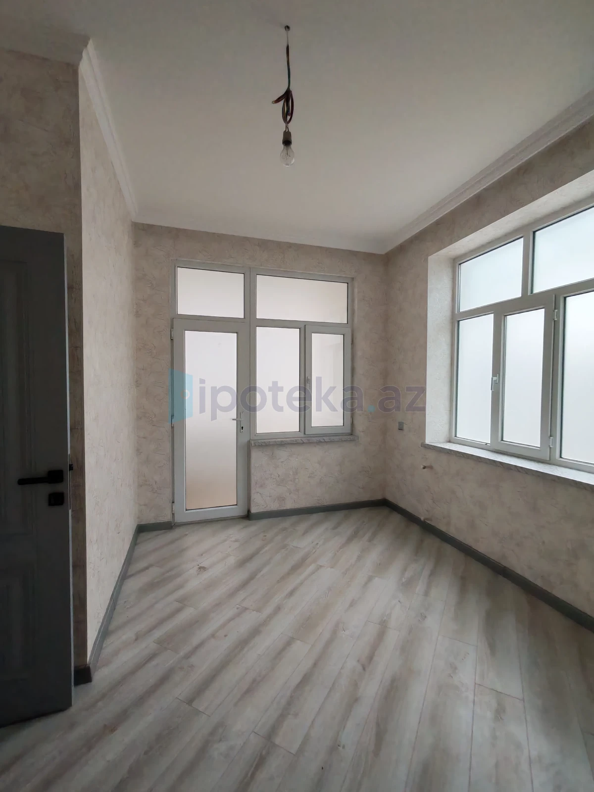 Satılır 3 otaqlı yeni tikili 76 m²