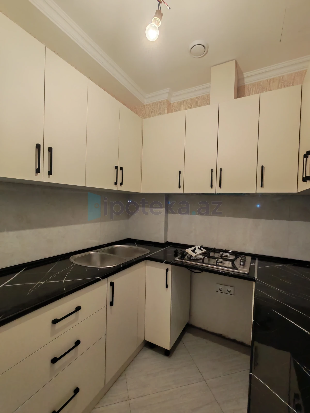 Satılır 3 otaqlı yeni tikili 76 m²