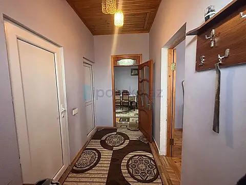 Satılır 9 otaqlı mənzil 200 m²
