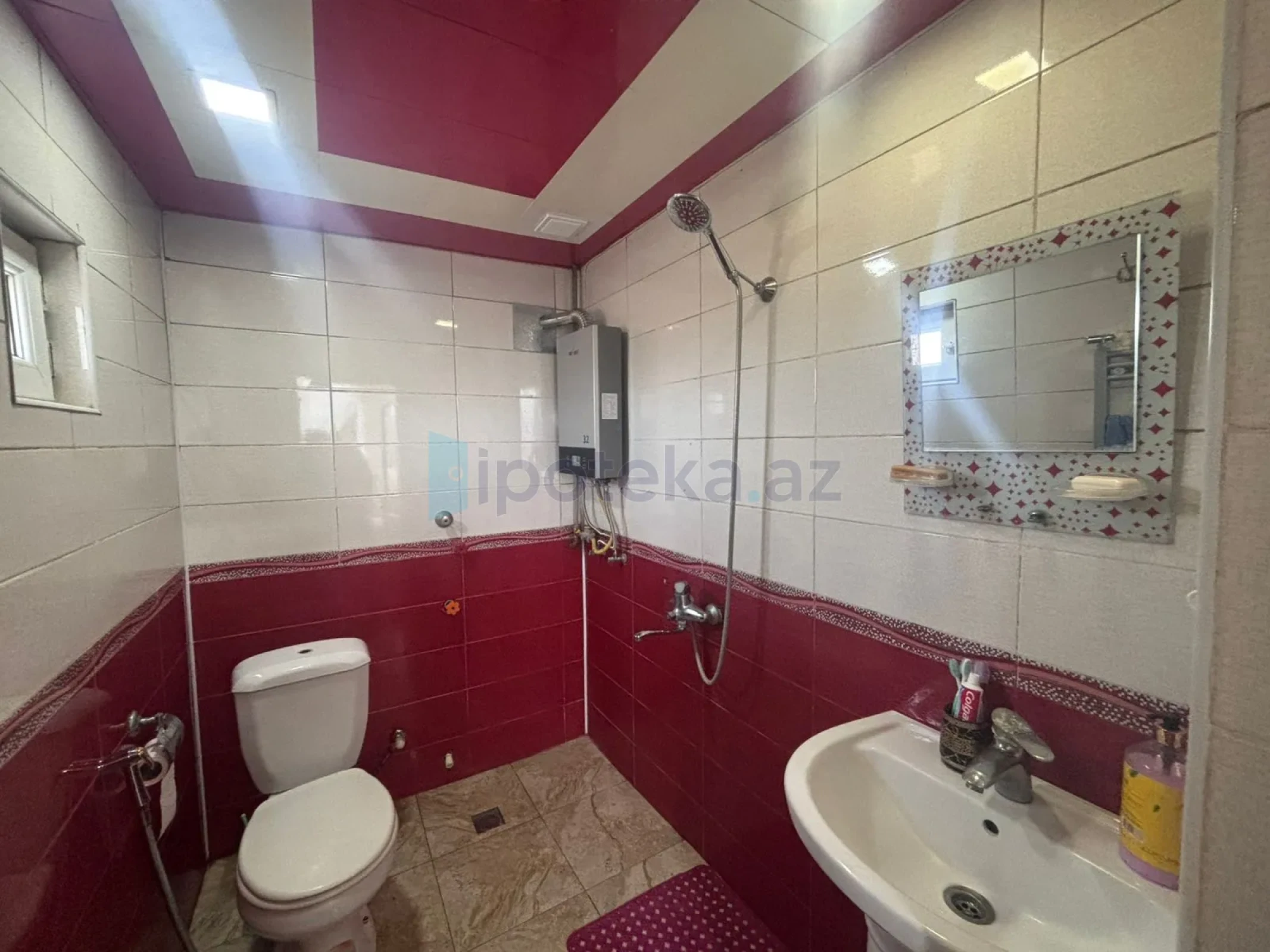 Satılır 9 otaqlı mənzil 200 m²