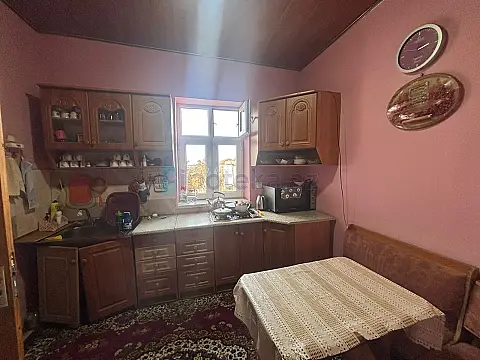 Satılır 9 otaqlı mənzil 200 m²