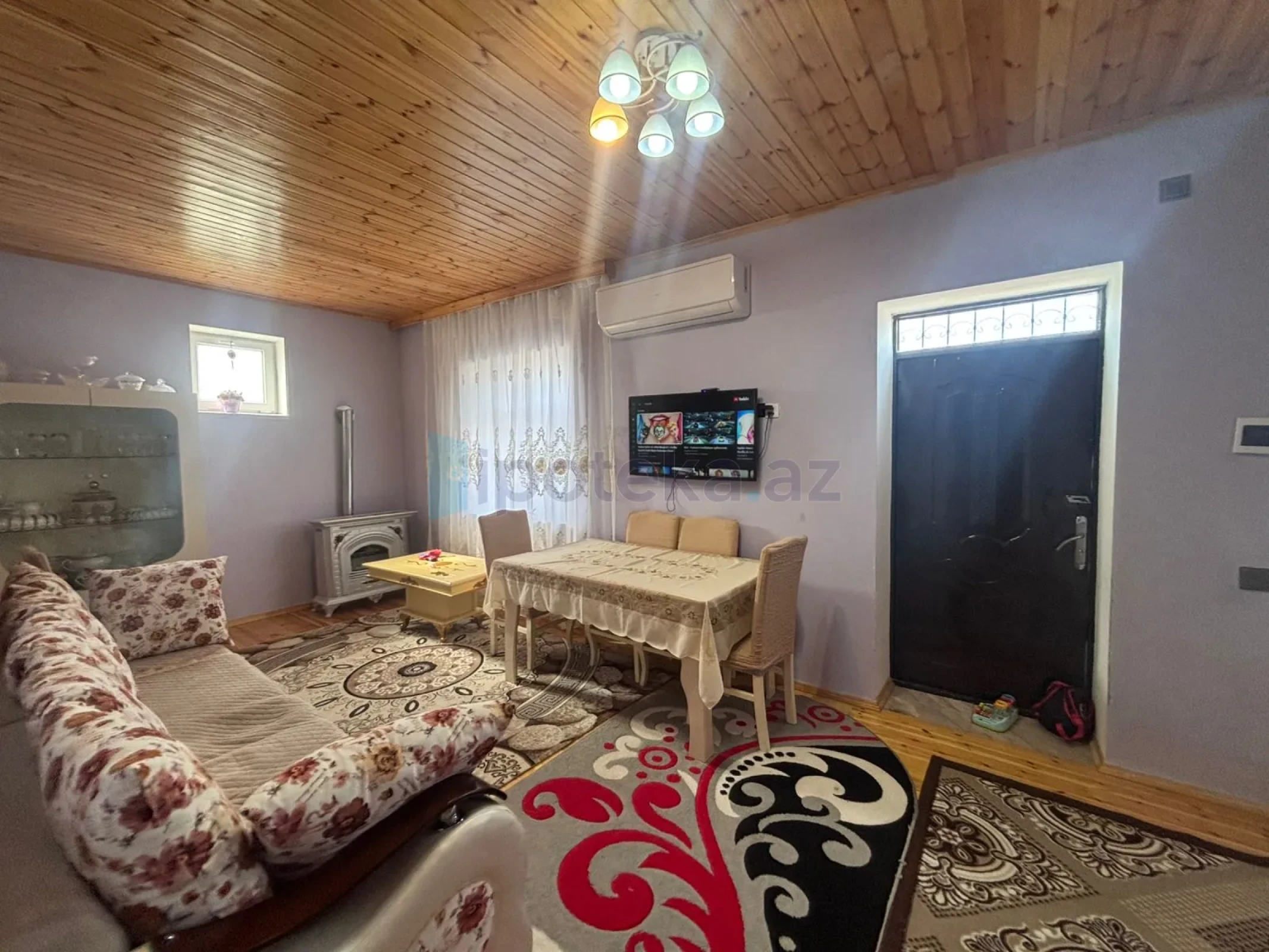 Satılır 9 otaqlı mənzil 200 m²