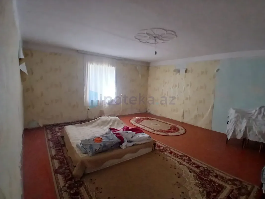 Satılır 5 otaqlı mənzil 300 m²