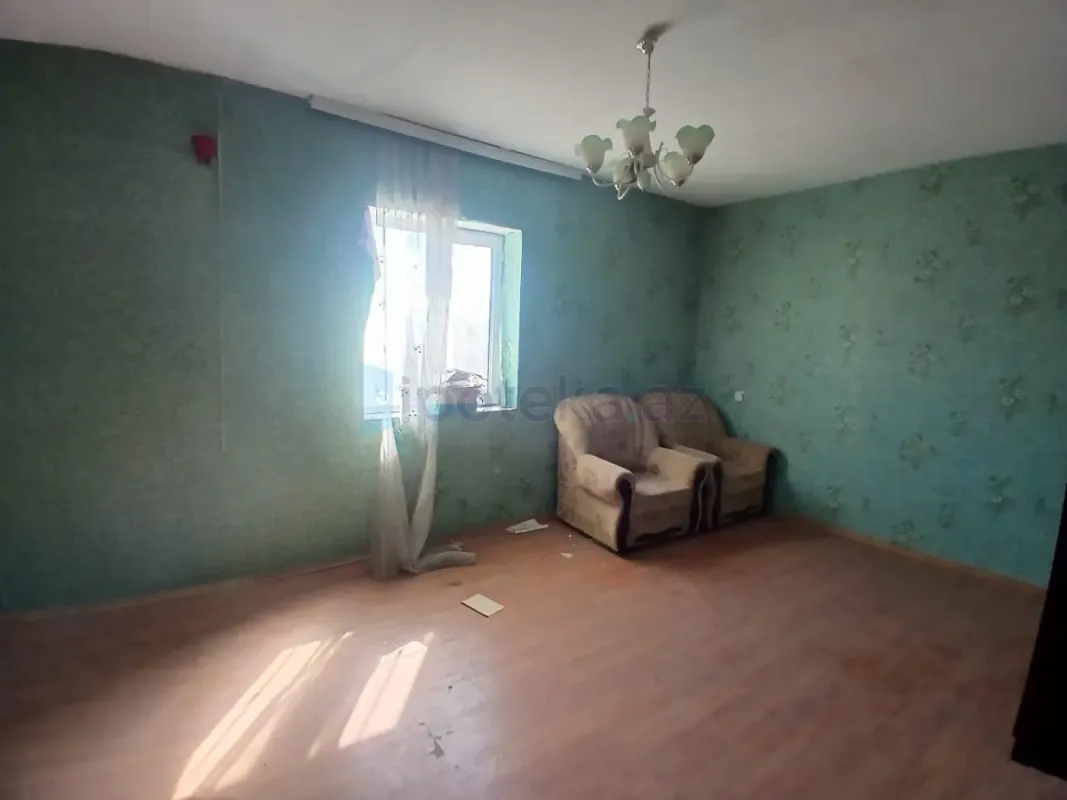 Satılır 5 otaqlı mənzil 300 m²