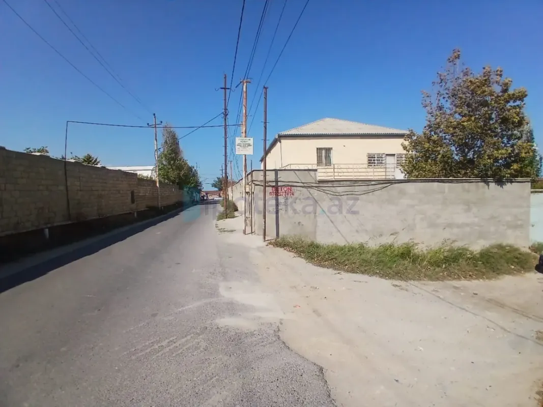 Satılır 5 otaqlı mənzil 300 m²