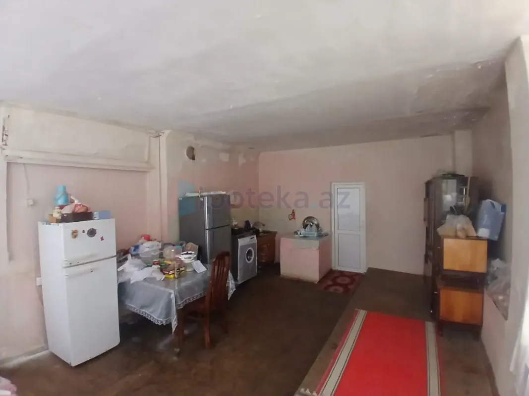 Satılır 5 otaqlı mənzil 300 m²