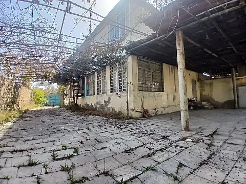 Satılır 5 otaqlı mənzil 300 m²