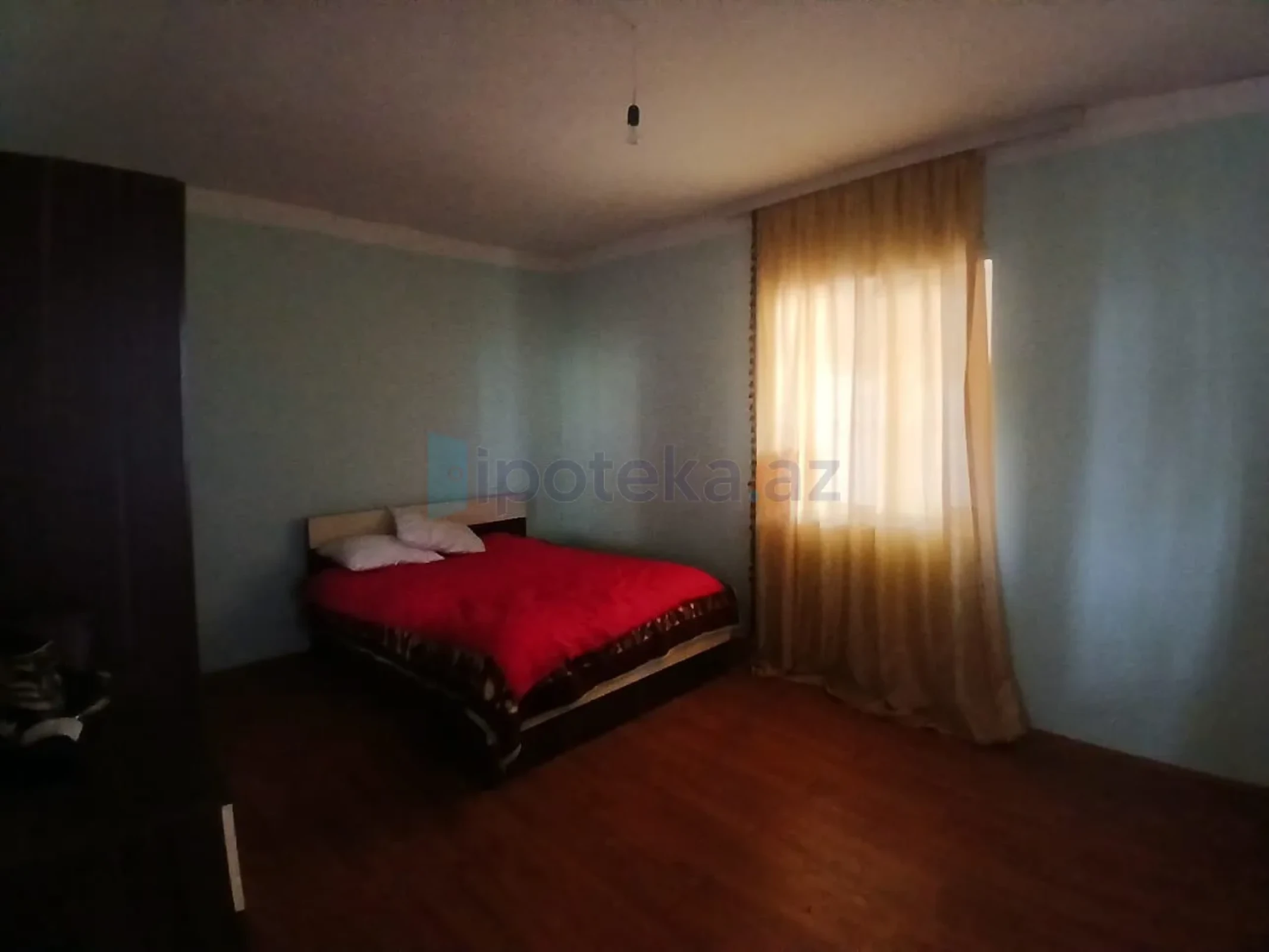 Satılır 5 otaqlı mənzil 300 m²