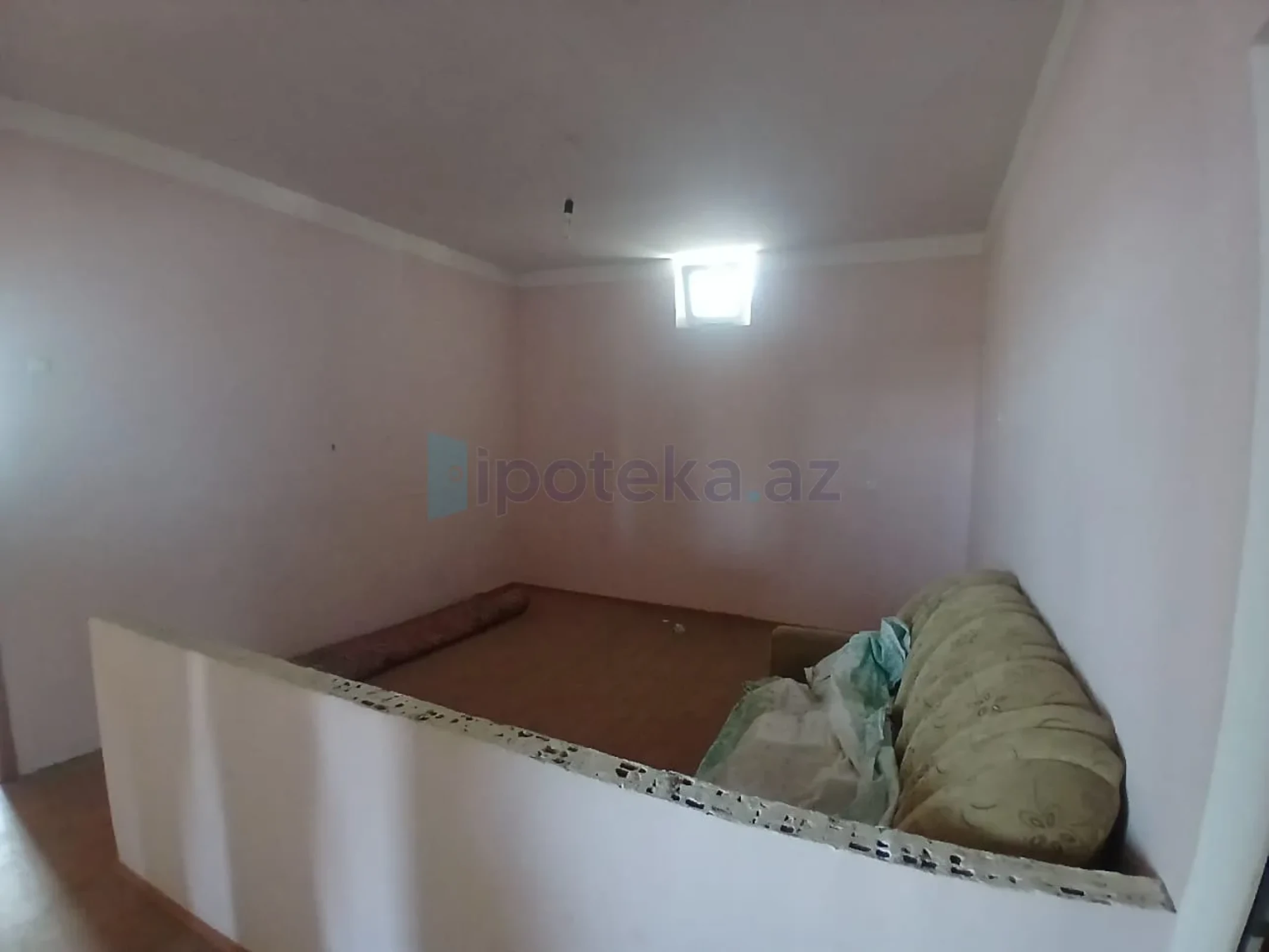Satılır 5 otaqlı mənzil 300 m²