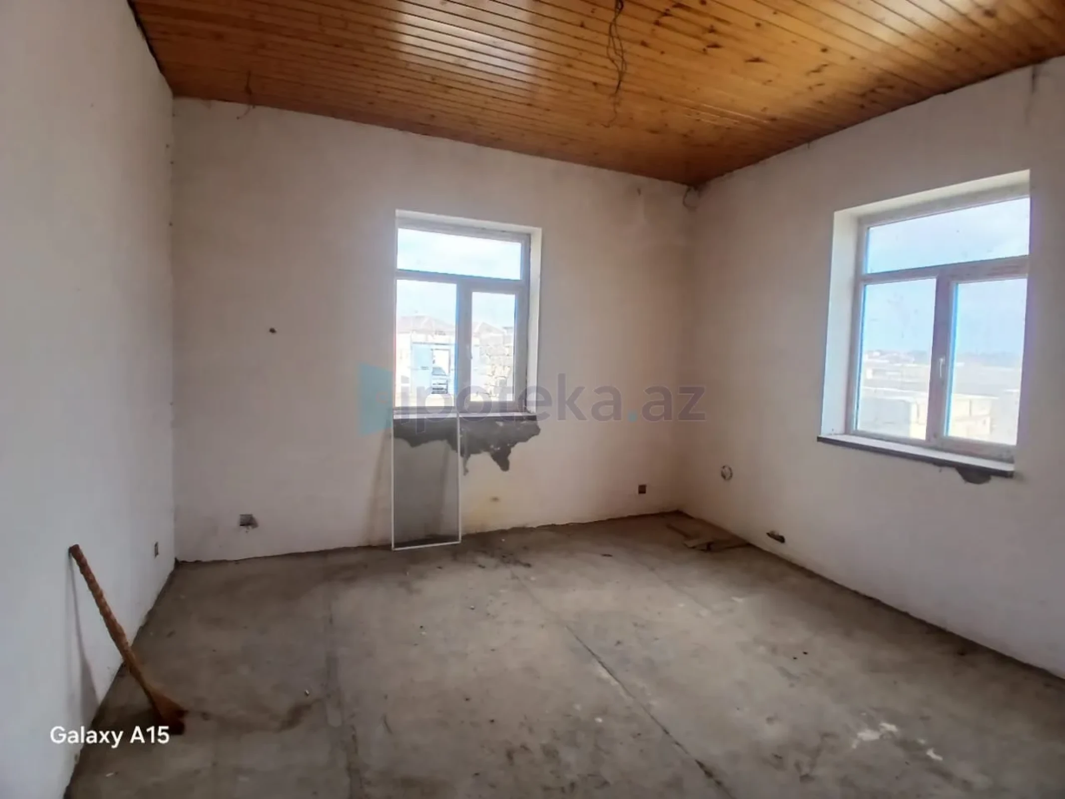 Satılır 5 otaqlı mənzil 260 m²