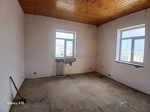 Satılır 5 otaqlı mənzil 260 m²