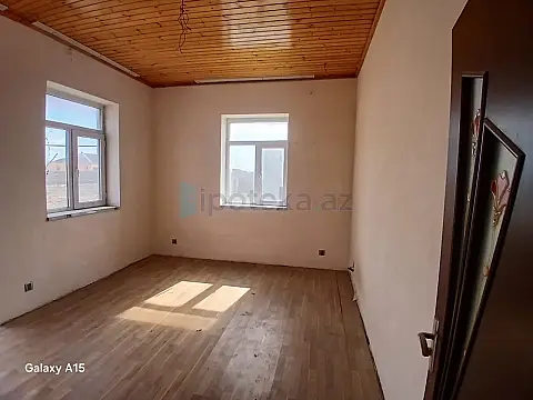 Satılır 5 otaqlı mənzil 260 m²