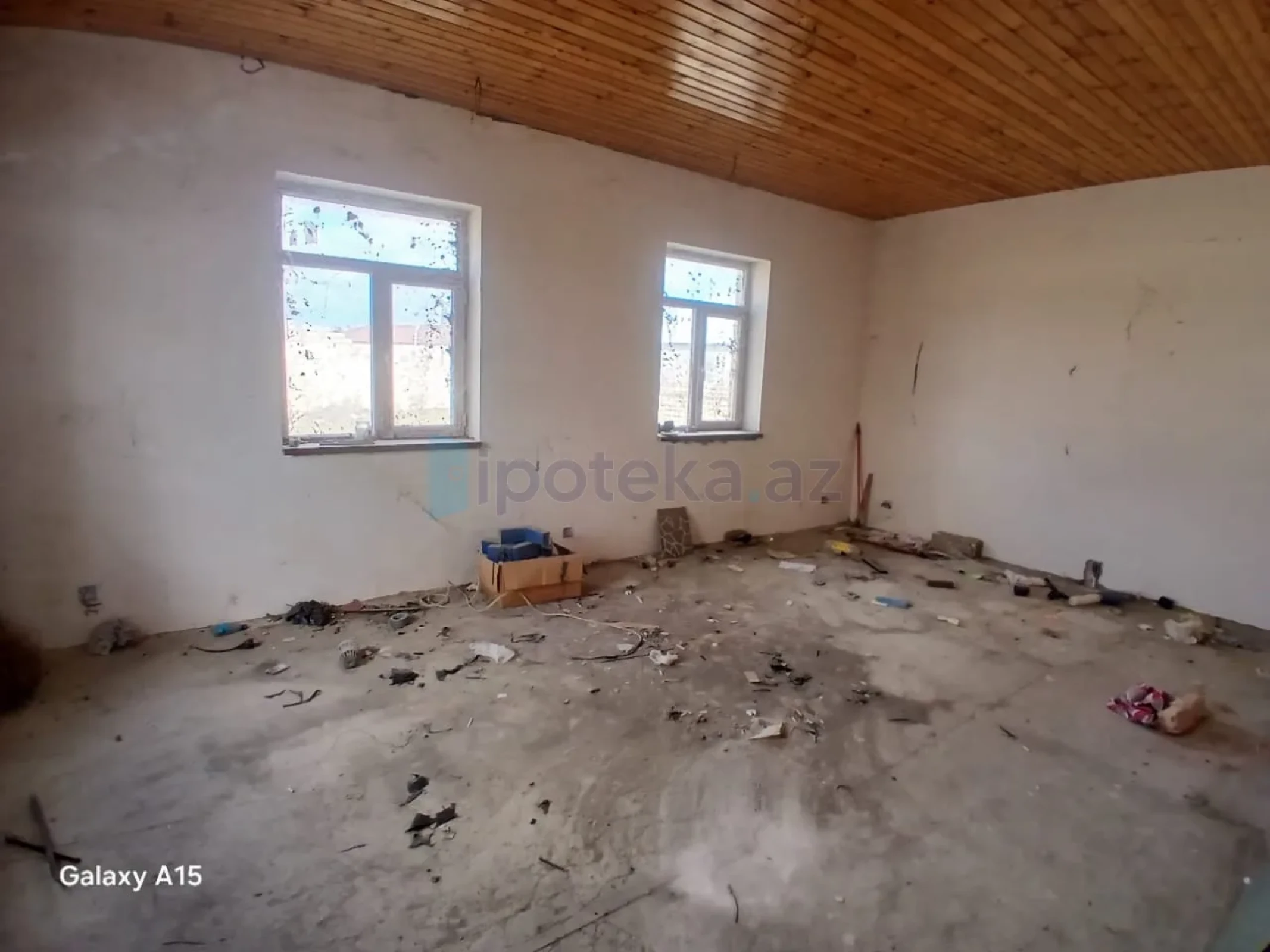 Satılır 5 otaqlı mənzil 260 m²