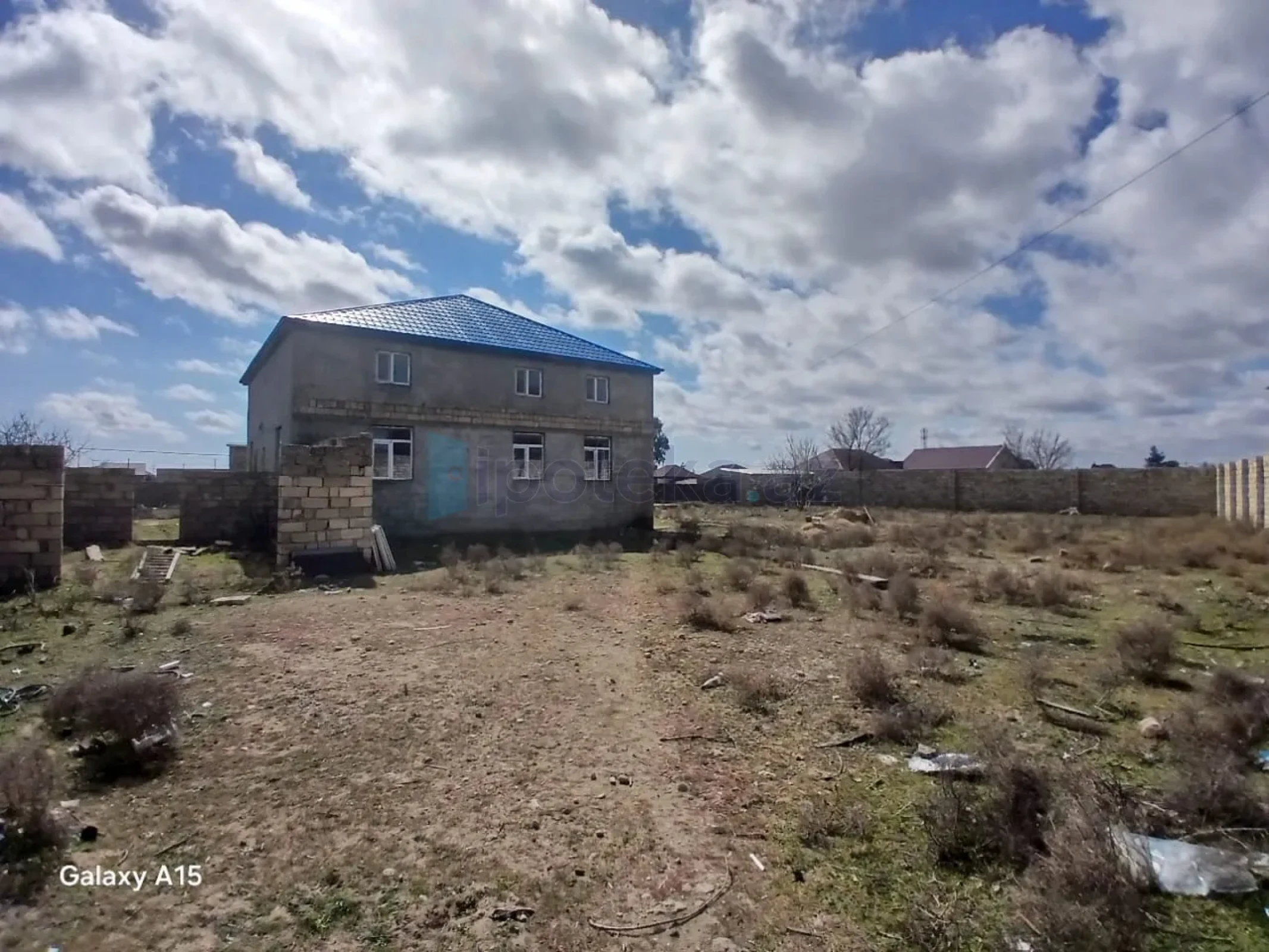 Satılır 5 otaqlı mənzil 260 m²