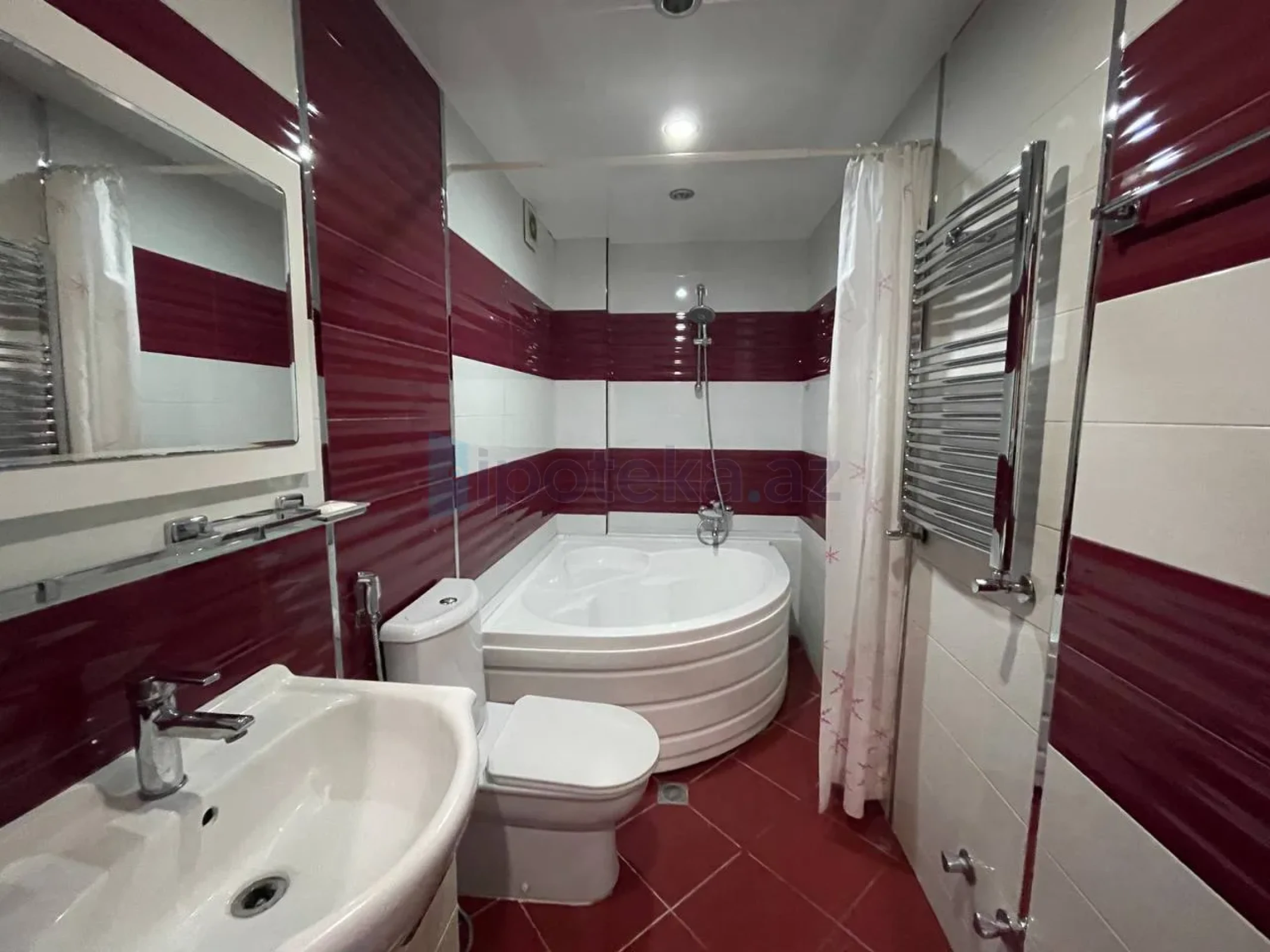 Satılır 3 otaqlı yeni tikili 85 m²