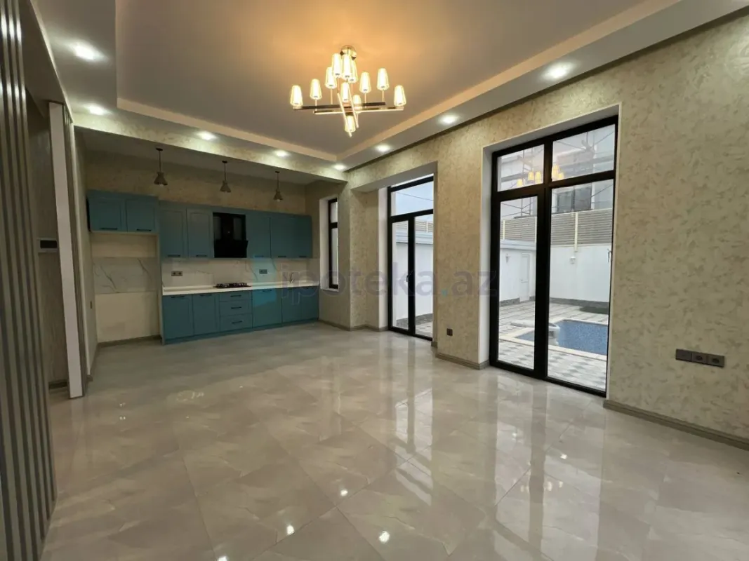Satılır 5 otaqlı mənzil 180 m²