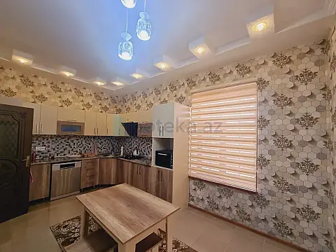 Satılır 4 otaqlı mənzil 200 m²