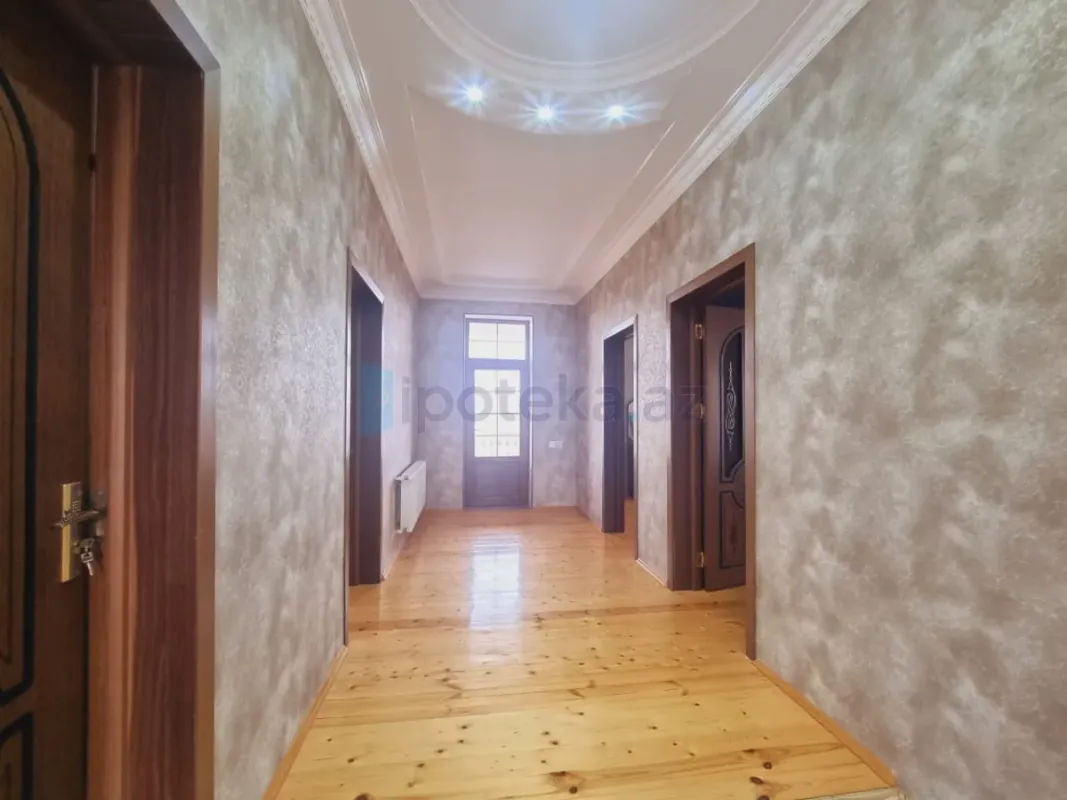 Satılır 4 otaqlı mənzil 200 m²