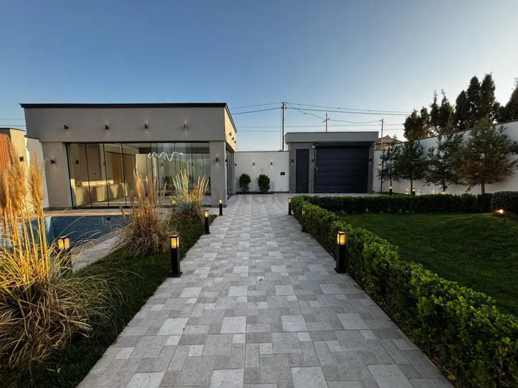 Satılır 5 otaqlı mənzil 210 m²
