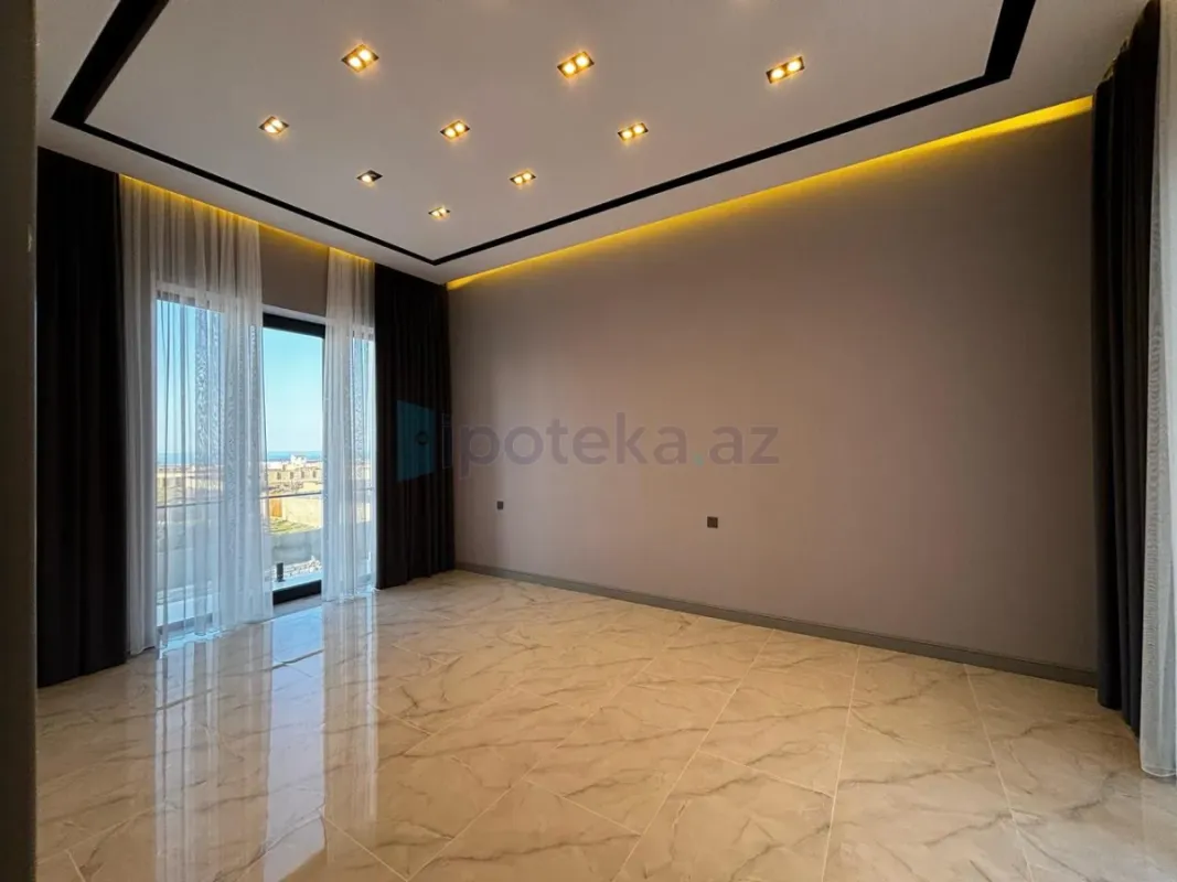 Satılır 5 otaqlı mənzil 210 m²