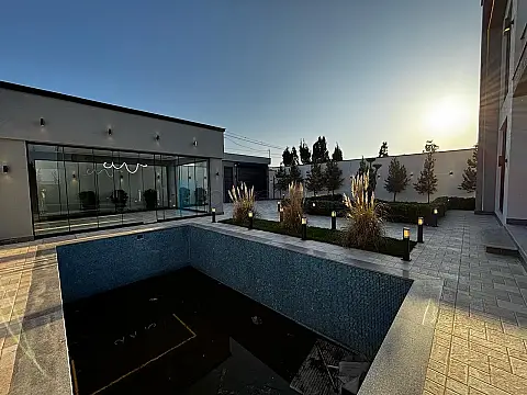 Satılır 5 otaqlı mənzil 210 m²