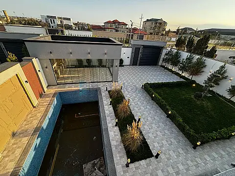 Satılır 5 otaqlı mənzil 210 m²