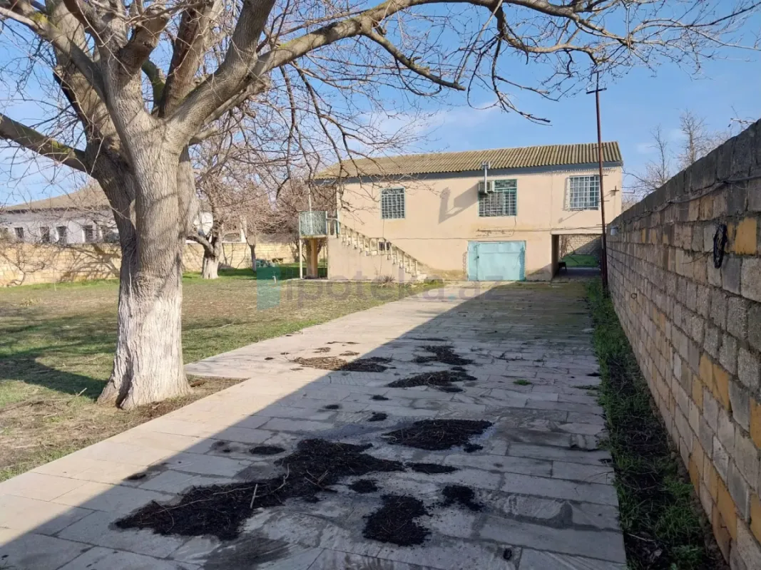 Satılır 6 otaqlı mənzil 250 m²