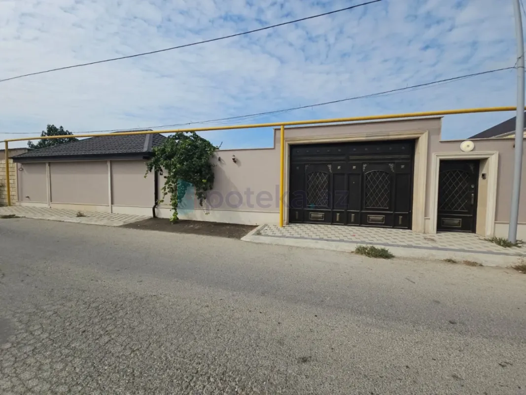 Satılır 5 otaqlı həyət evi 260 m²