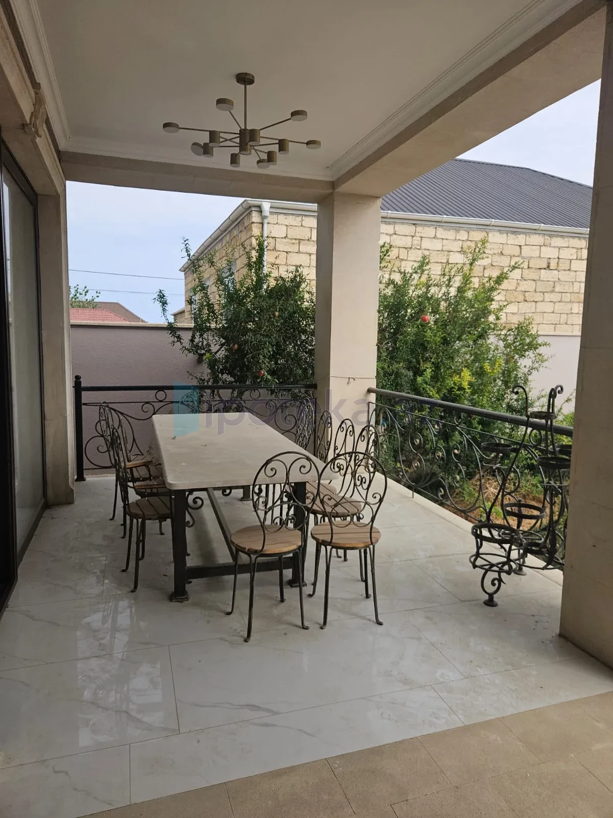 Satılır 5 otaqlı həyət evi 260 m²