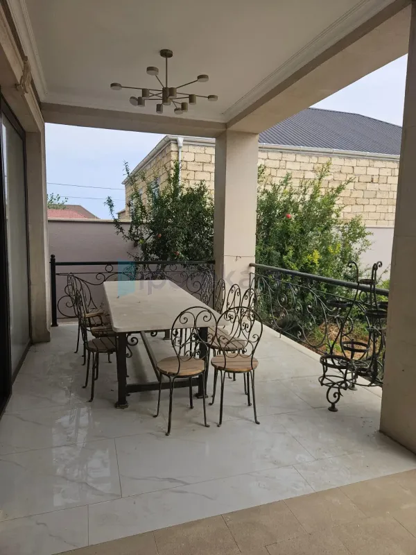 Satılır 5 otaqlı həyət evi 260 m²