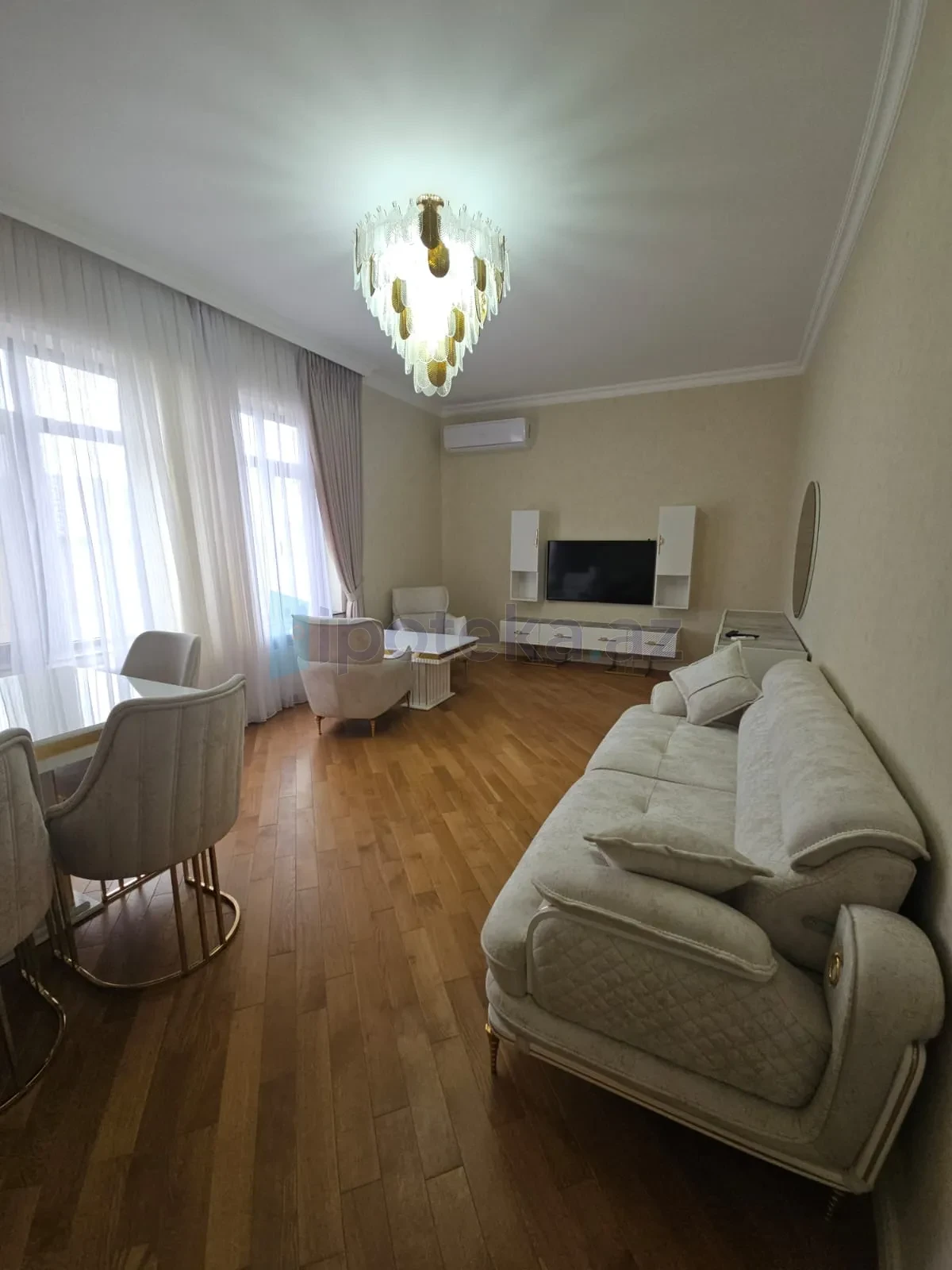 Satılır 5 otaqlı həyət evi 260 m²