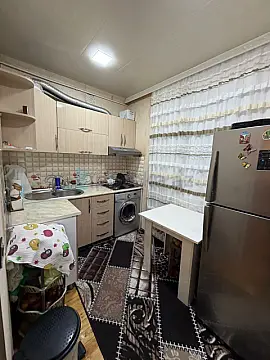 Satılır 2 otaqlı köhnə tikili 60 m²