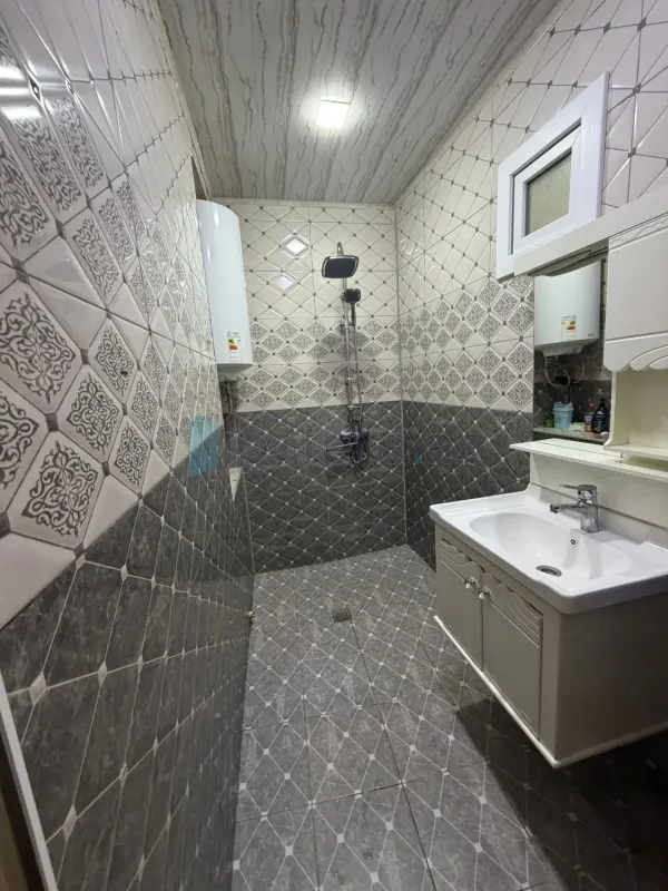 Satılır 2 otaqlı köhnə tikili 60 m²