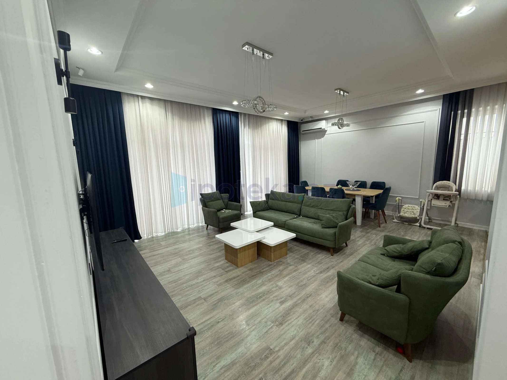 Satılır 5 otaqlı mənzil 142 m²