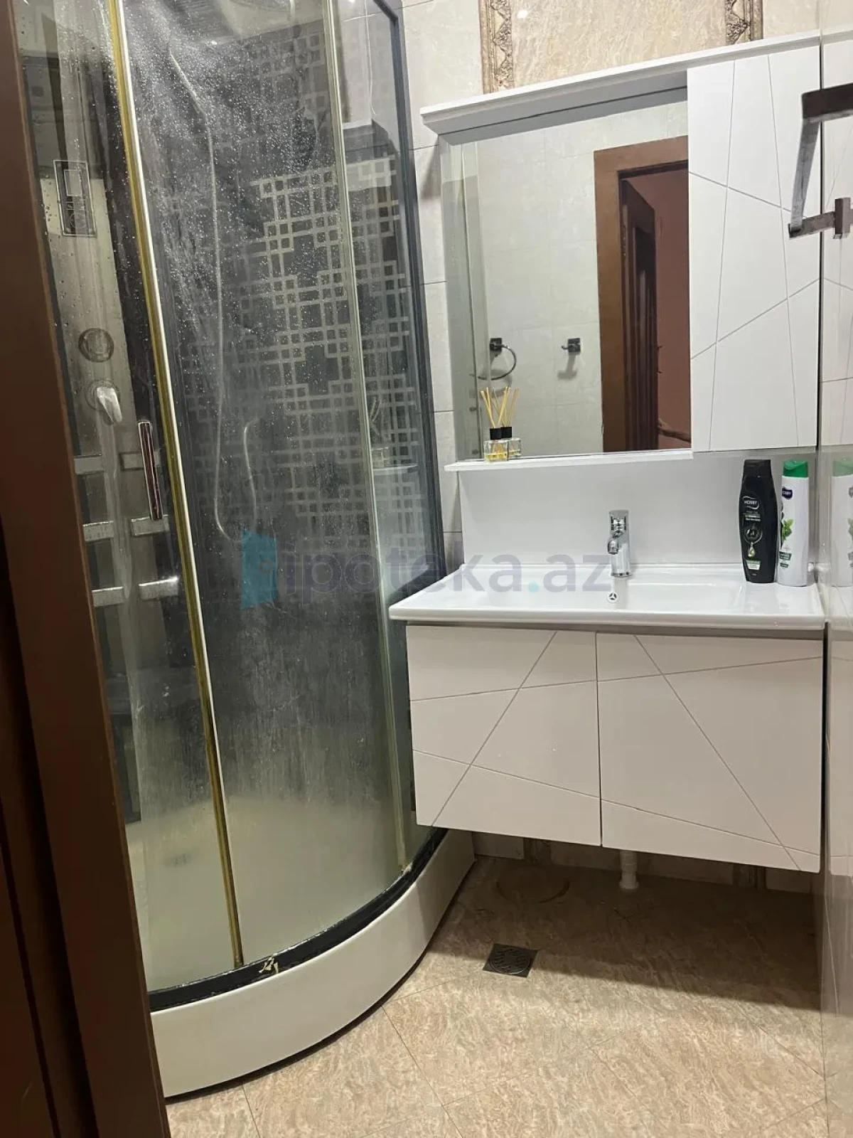 Satılır 5 otaqlı köhnə tikili 116 m²