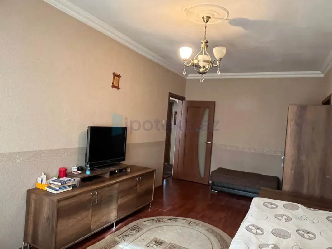 Satılır 5 otaqlı köhnə tikili 116 m²