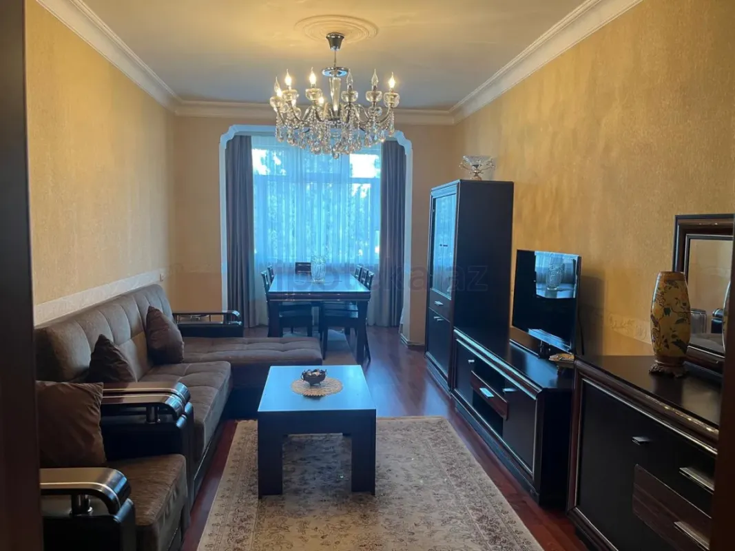Satılır 5 otaqlı köhnə tikili 116 m²