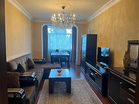 Satılır 5 otaqlı köhnə tikili 116 m² — Bakı 5 otaq 116.00 m²