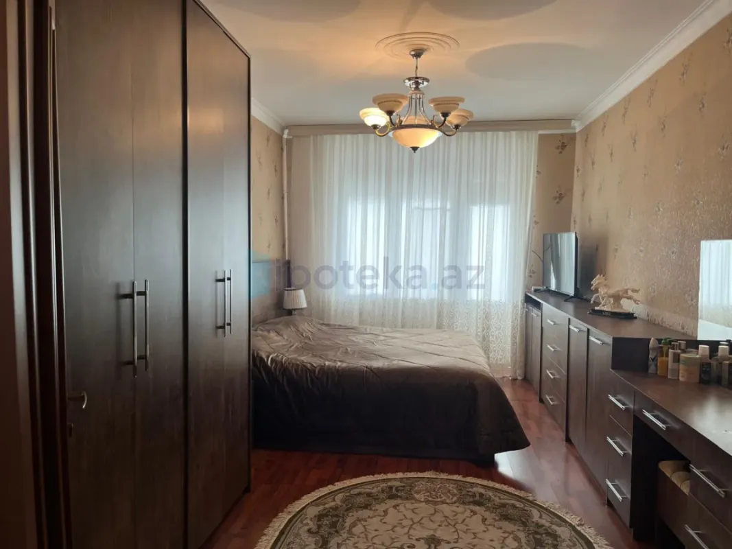 Satılır 5 otaqlı köhnə tikili 116 m²